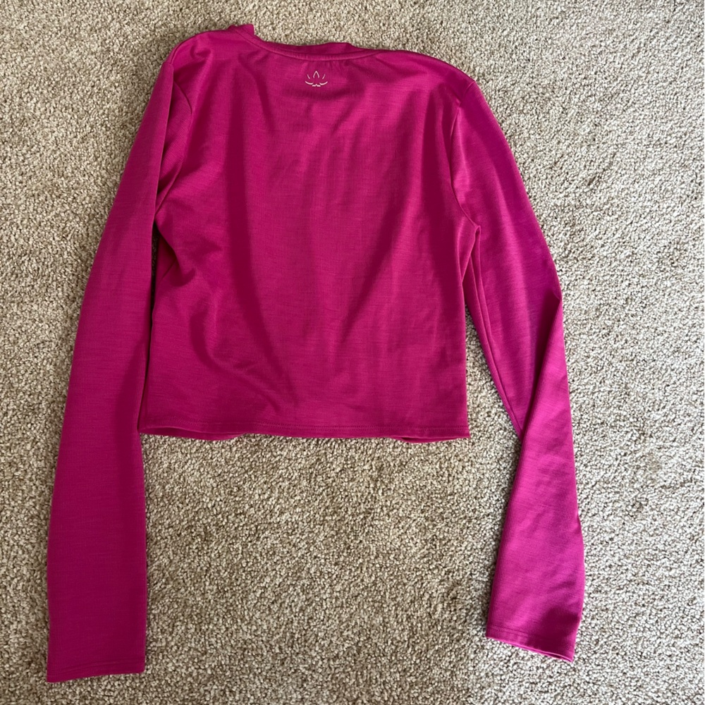 Beyond Yoga Ribbed Twist Front Crop Top Bright Beet Size Small - Picture 5 of 6